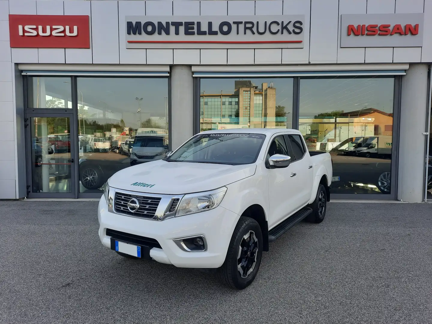 Nissan Navara Navara 2.3dci DC N-Connecta 4x4 163cv GancioTraino Wit - 1