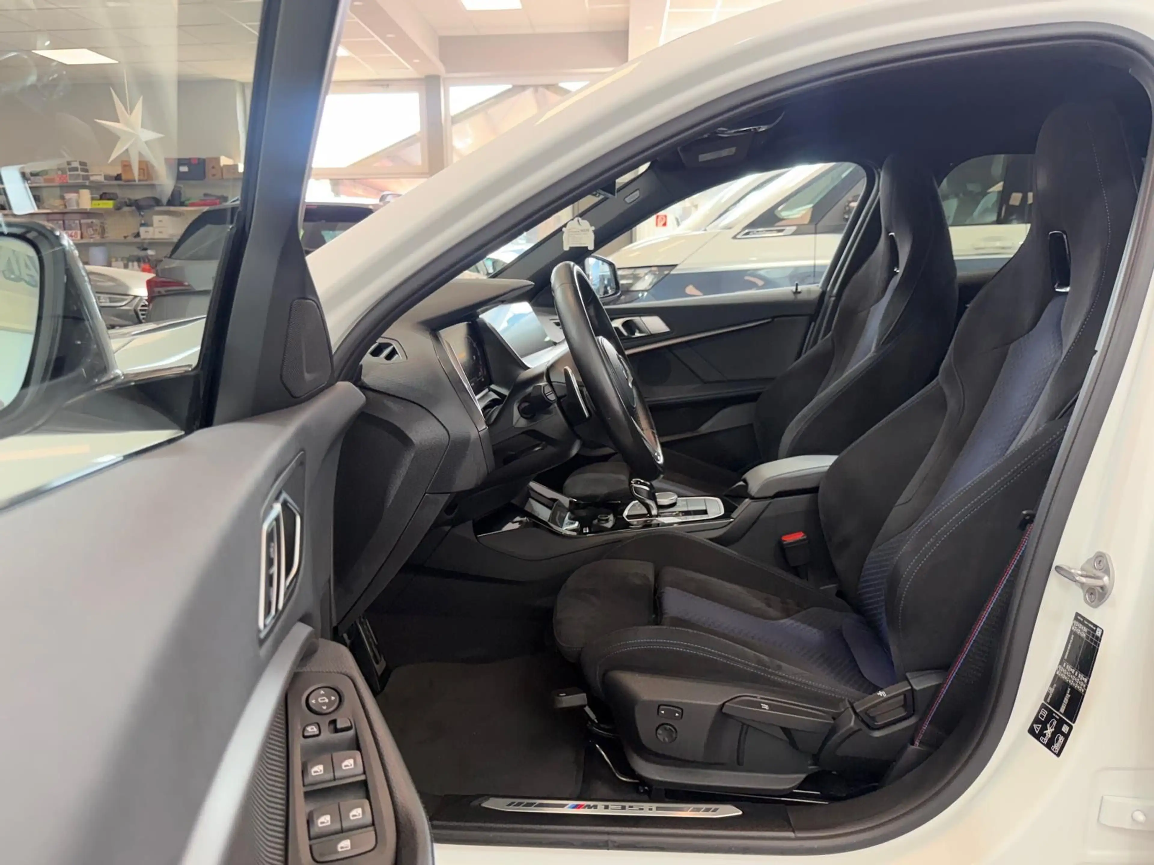 BMW 135 1Limousine M135 i xDrive/ACC/PDC/LED/Kamera — photo 14