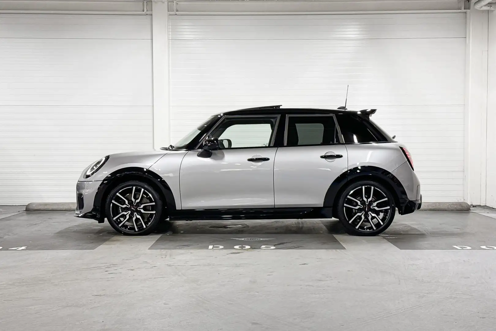 MINI Cooper S 5-deurs | John Cooper Works Uitvoering | Pakket XL Grijs - 2