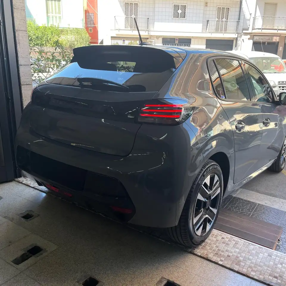 Peugeot 208 motore elettrico 136 CV 5 porte Allure, миниатюра 3