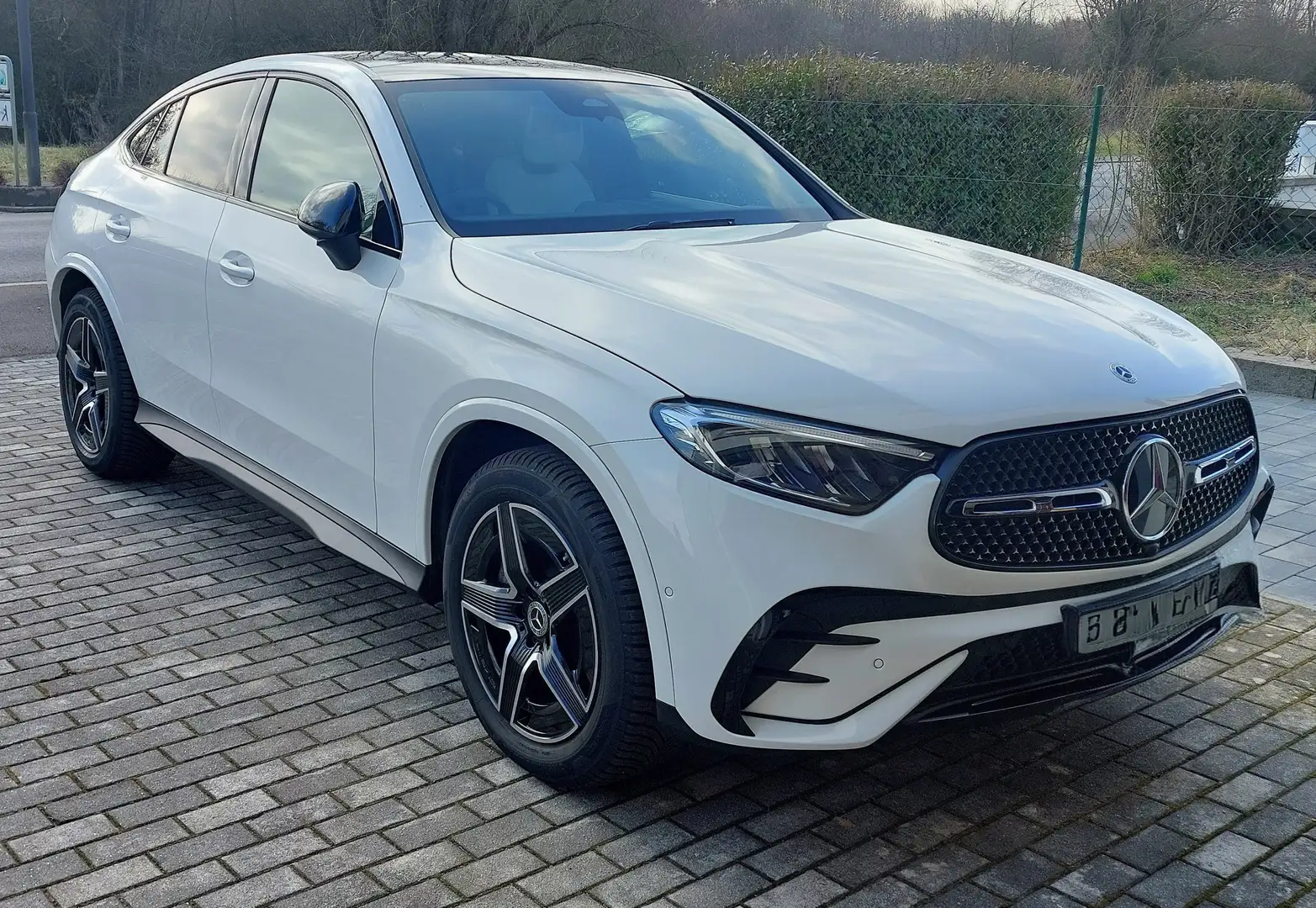 Mercedes-Benz GLC 220 D 4 Matic Coupé AMG Line Blanc - 1