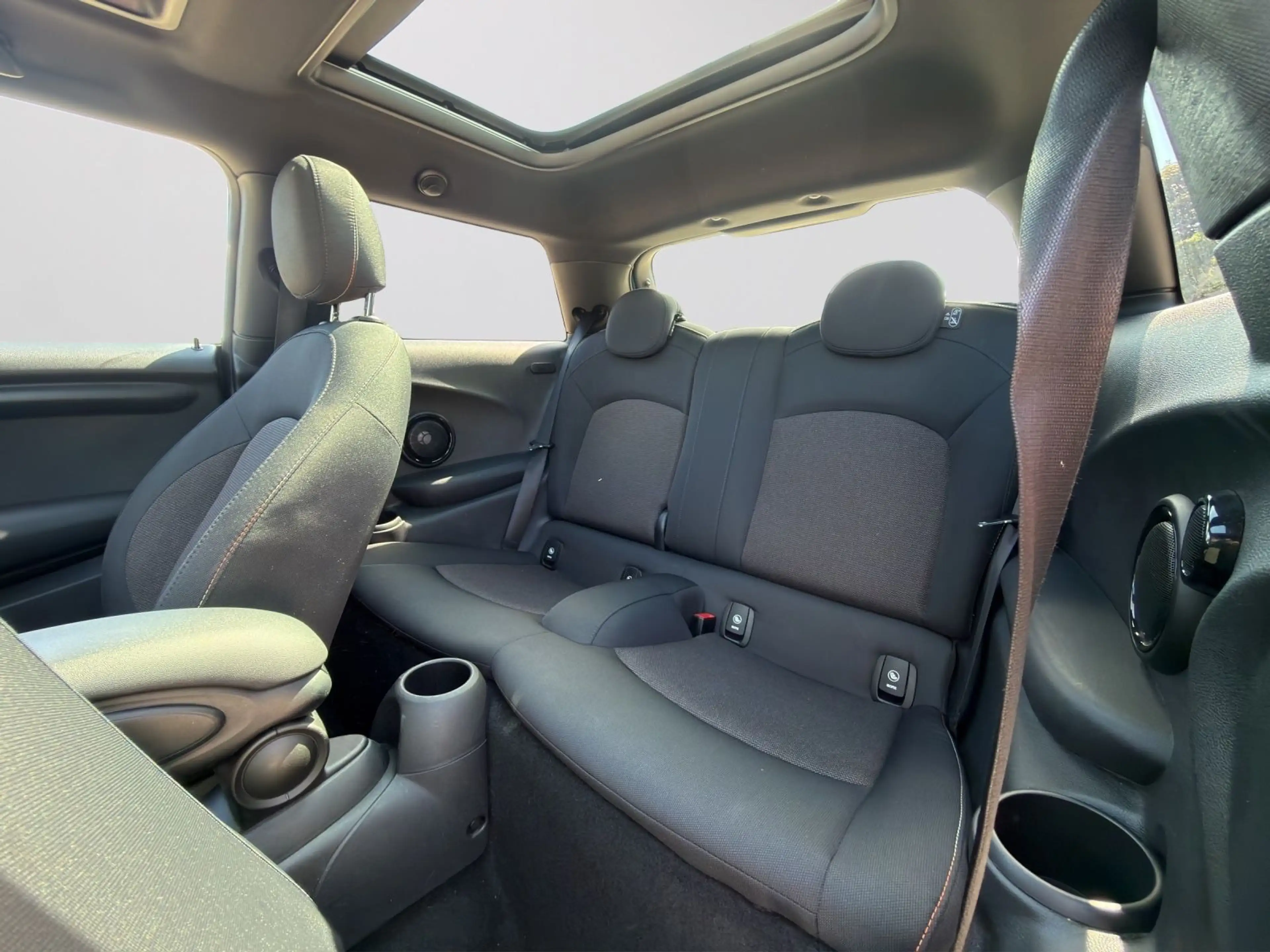 MINI Cooper D AUTOMATIK|TEMPOMAT|HARMAN/KARDON|PANO — photo 9