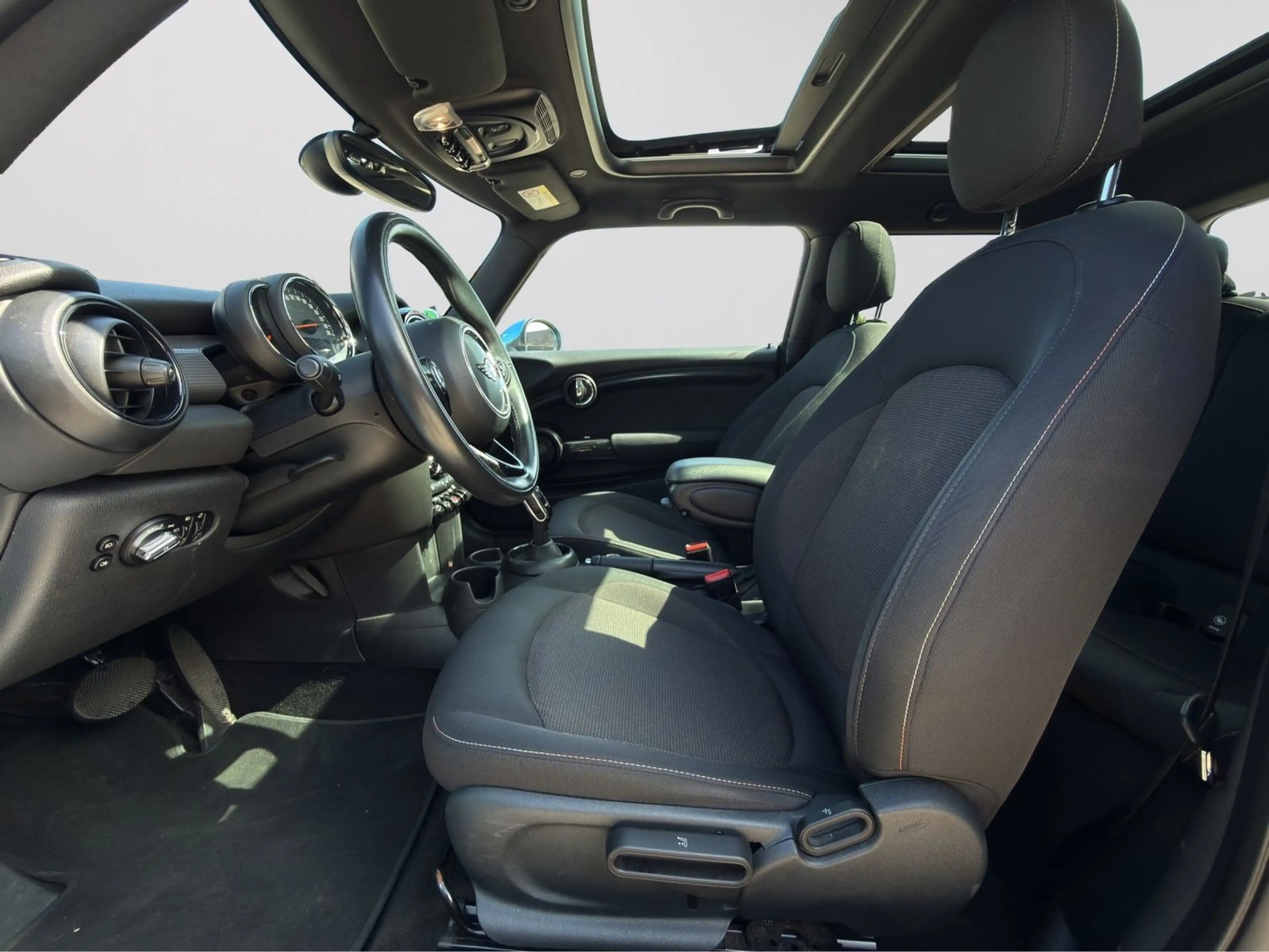 MINI Cooper D AUTOMATIK|TEMPOMAT|HARMAN/KARDON|PANO — photo 6