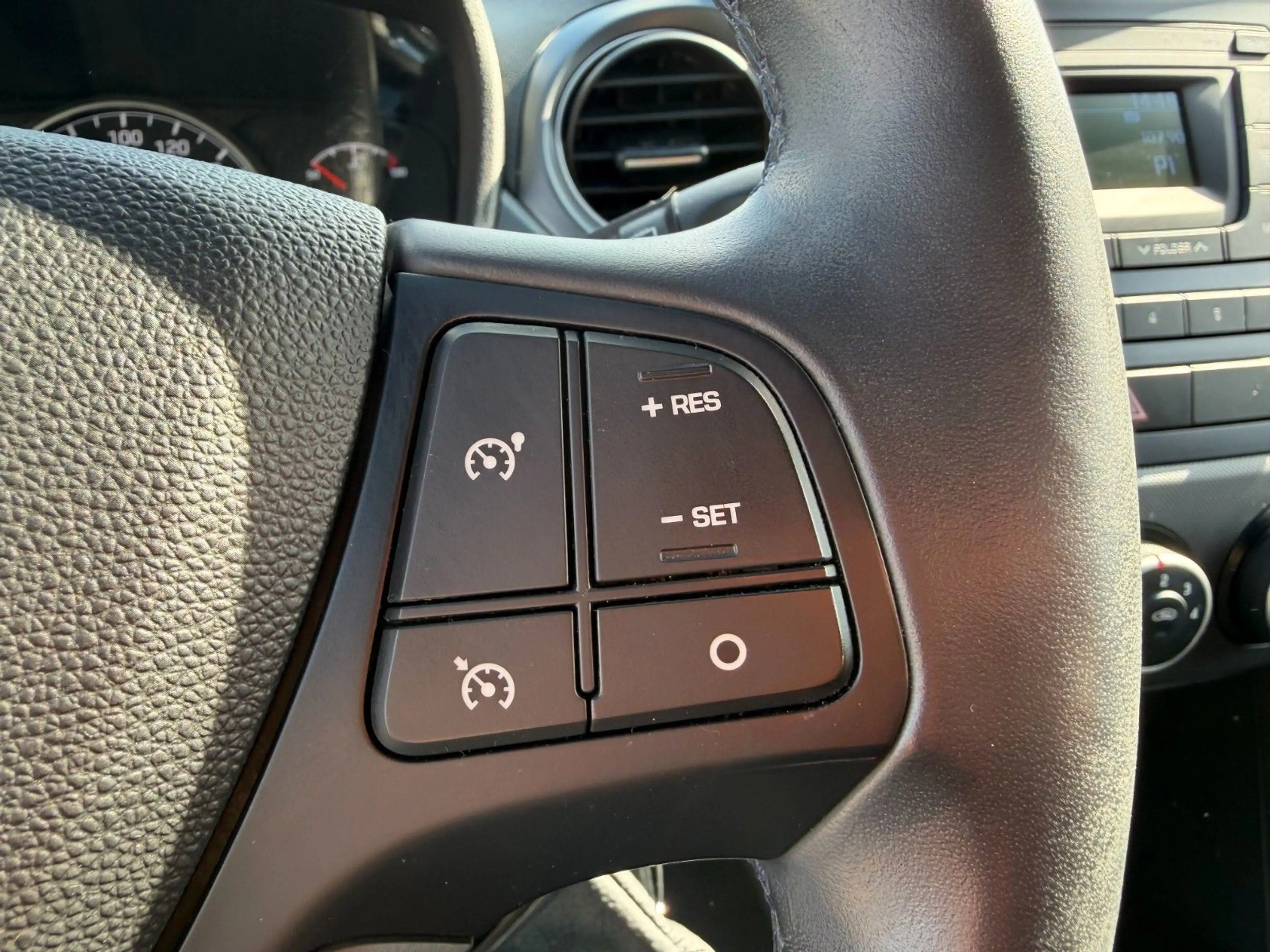 Hyundai i10 Passion*Klima*Tempomat*Alufelgen*Sitzheizung — photo 13