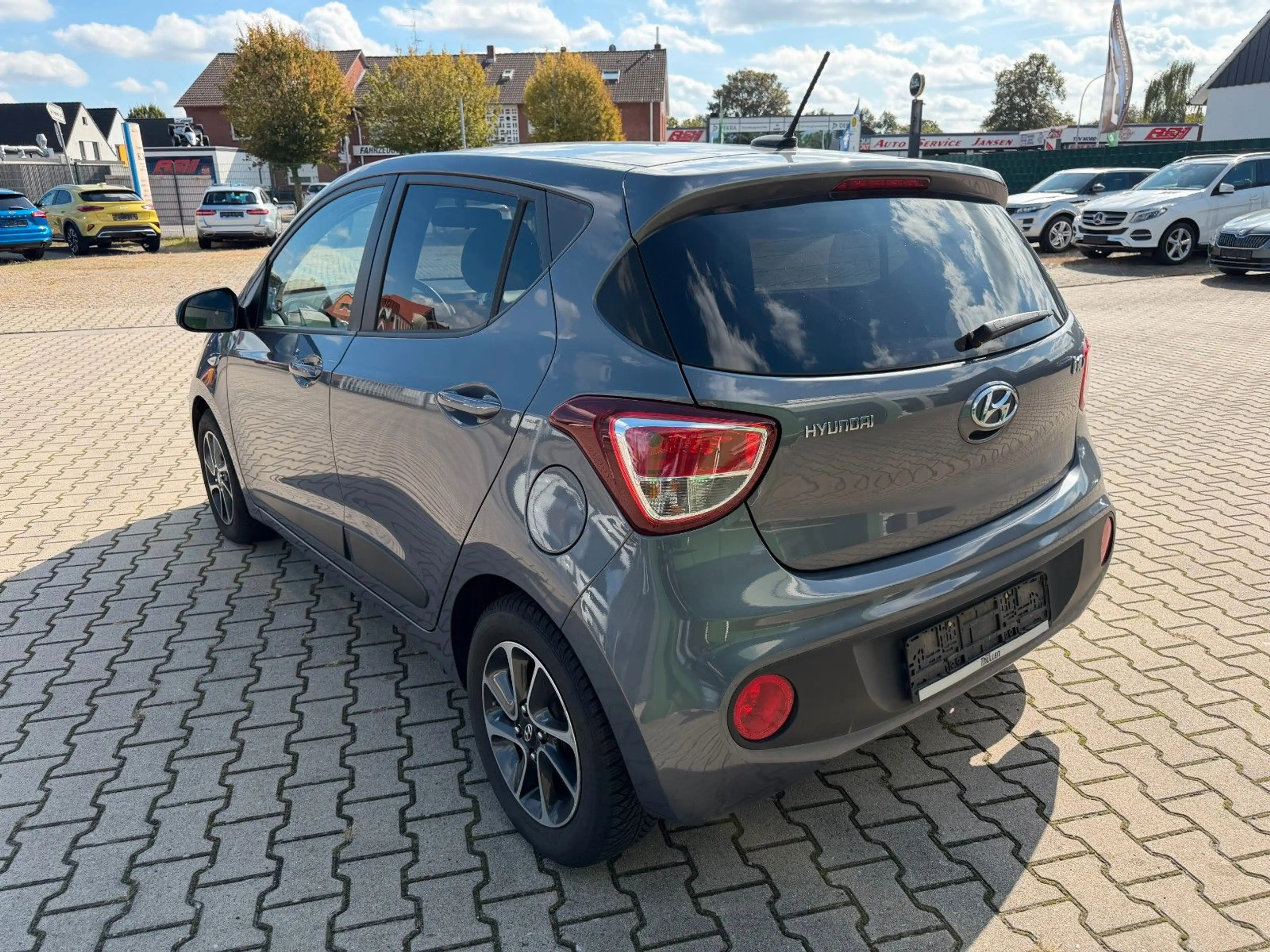 Hyundai i10 Passion*Klima*Tempomat*Alufelgen*Sitzheizung — photo 2