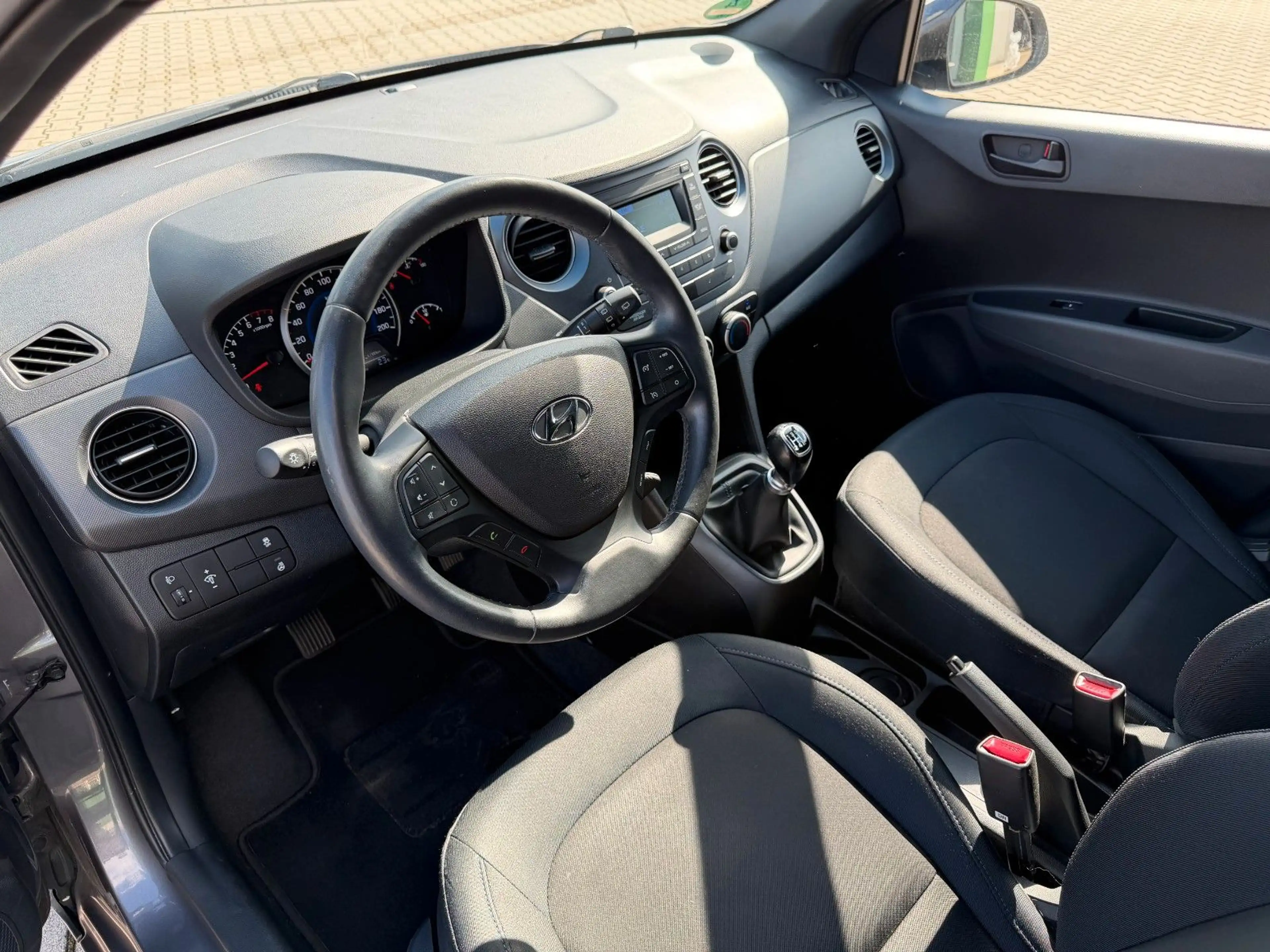 Hyundai i10 Passion*Klima*Tempomat*Alufelgen*Sitzheizung — photo 9