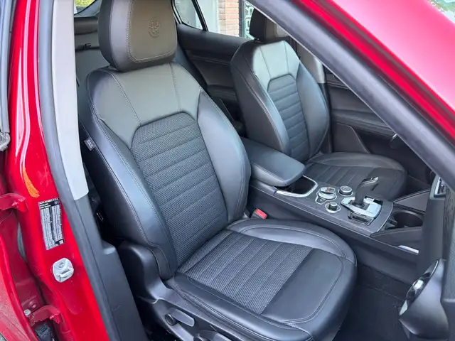 Alfa Romeo Stelvio view 8