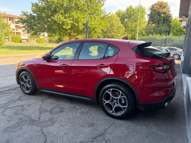 Alfa Romeo Stelvio view 3