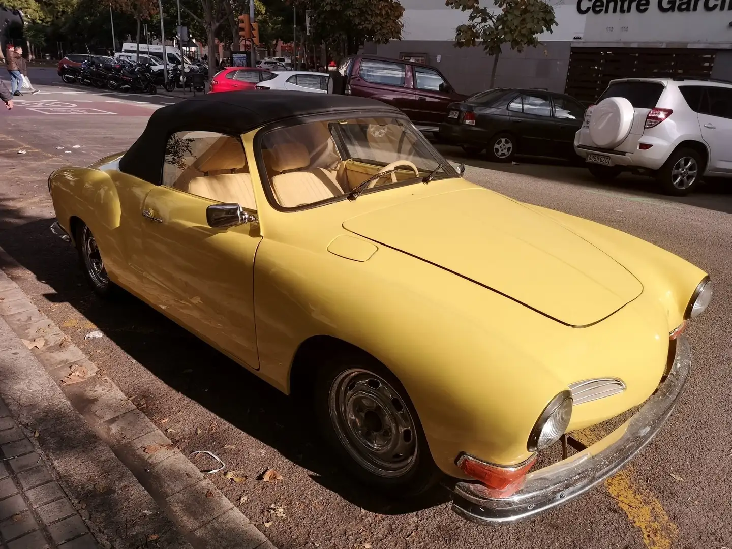 Volkswagen Karmann Ghia Yellow - 1