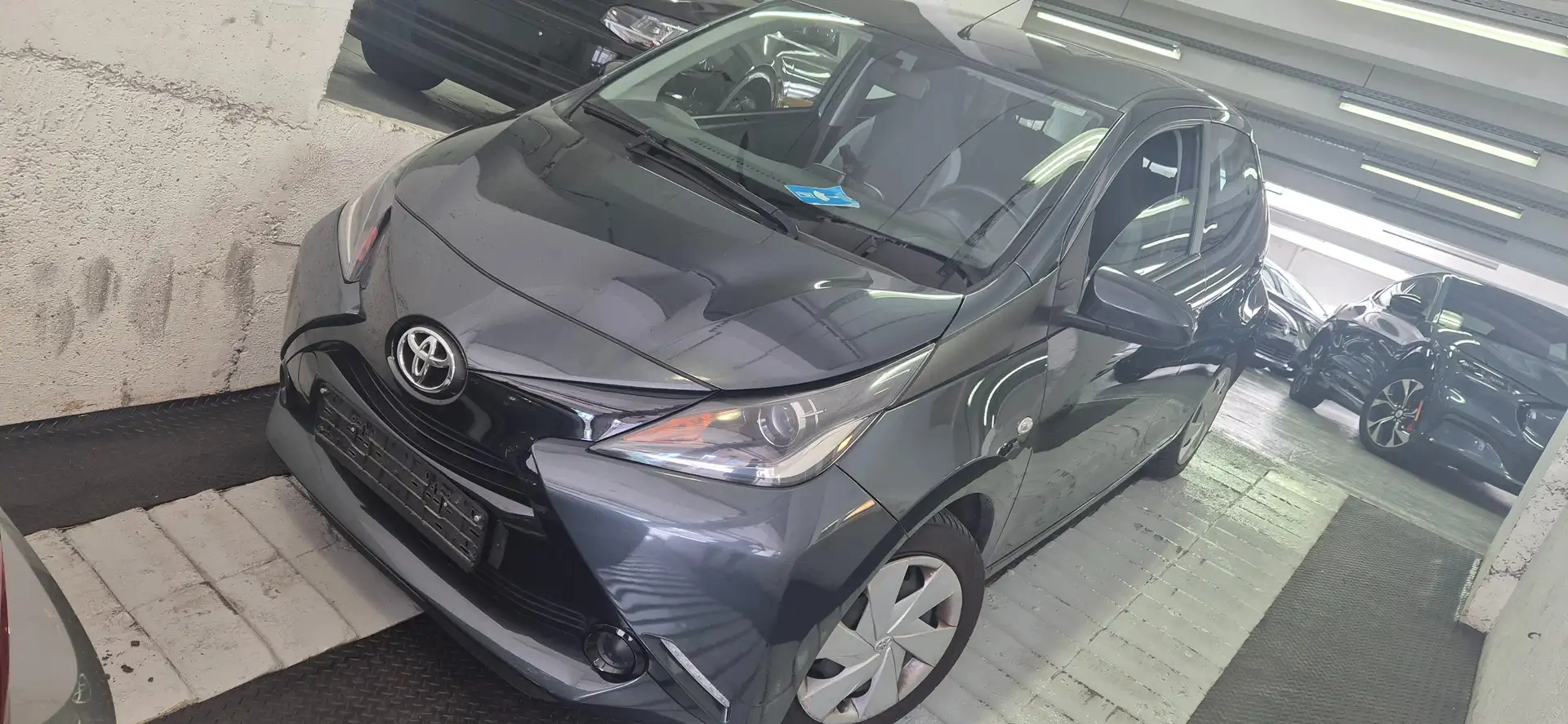 Toyota Aygo Aygo 1.0i AIRCO. 12 MOIS GARANTIE . 39000 KM Grigio - 1