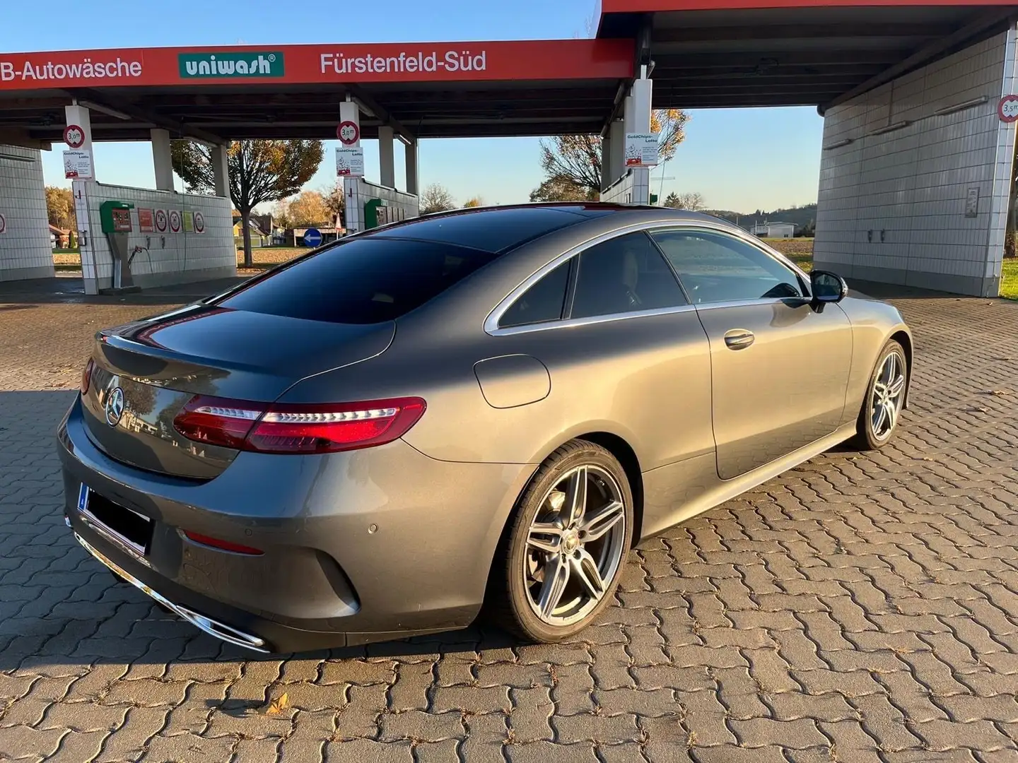 Mercedes-Benz E 220 d Aut. AMG-Line - 2