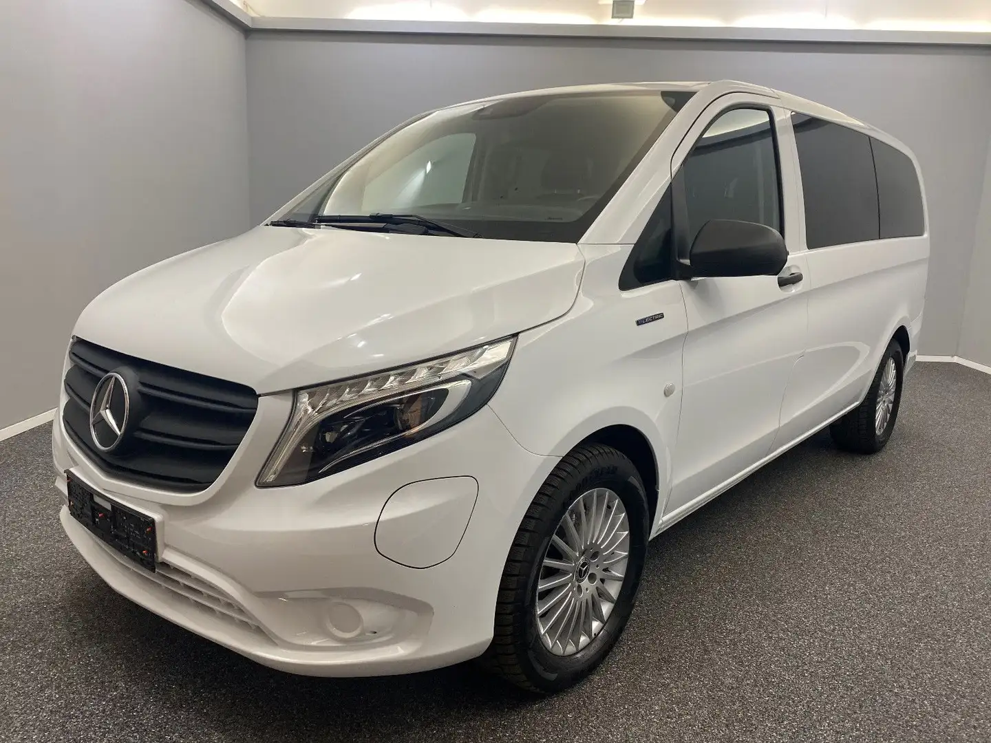 Mercedes-Benz Vito Tourer eVito 129 Pro lang*ACC*LED*NAV*17Z* Bílá - 1