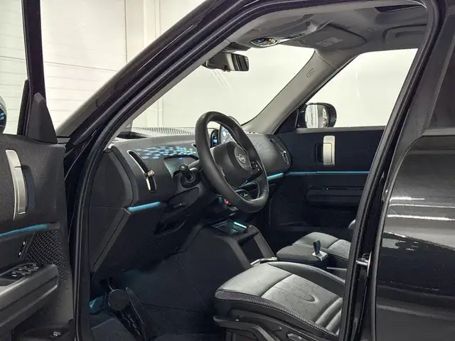 Mini Countryman view 8