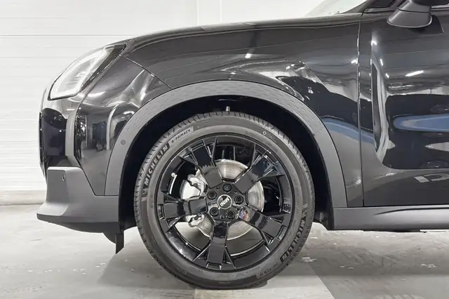 Mini Countryman view 4