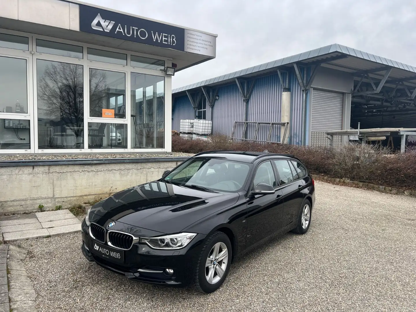 BMW 316 Baurei3 Touring 316 d/XENON/NAVI/LED/1-HAND Schwarz - 1