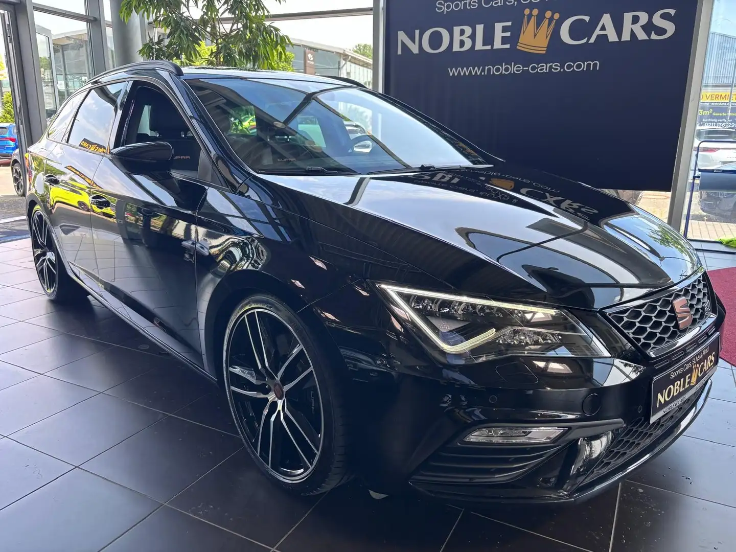 SEAT Leon ST Cupra 300 Allrad KLIMA LED NAVI ALU Schwarz - 1