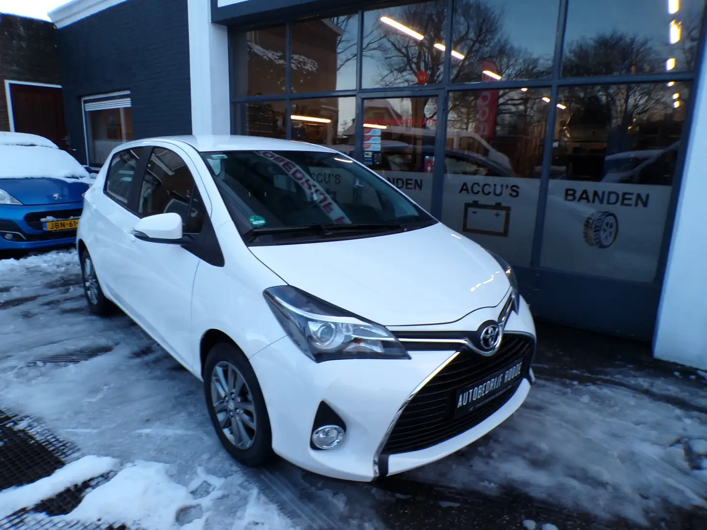 Toyota Yaris 1.0 VVT-i Aspiration 1 EIGENAAR, DEALER ONDERHOUDE Weiß - 2