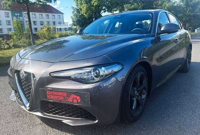 Imagine Alfa Romeo Giulia Super