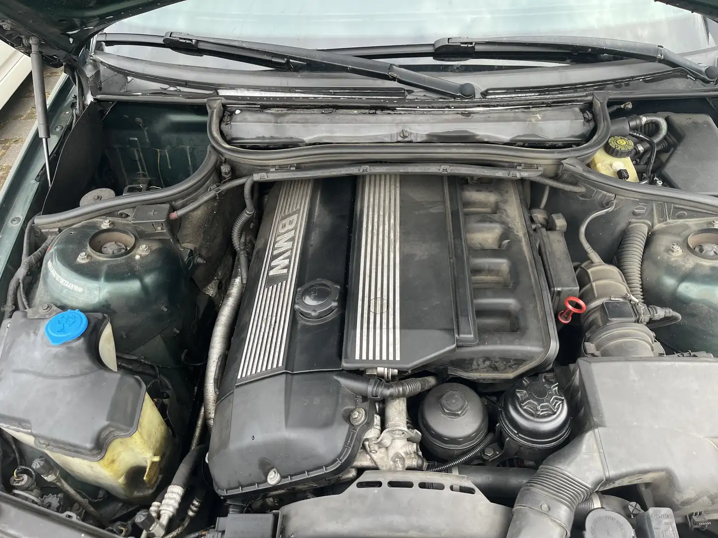 BMW 328 328i - 2