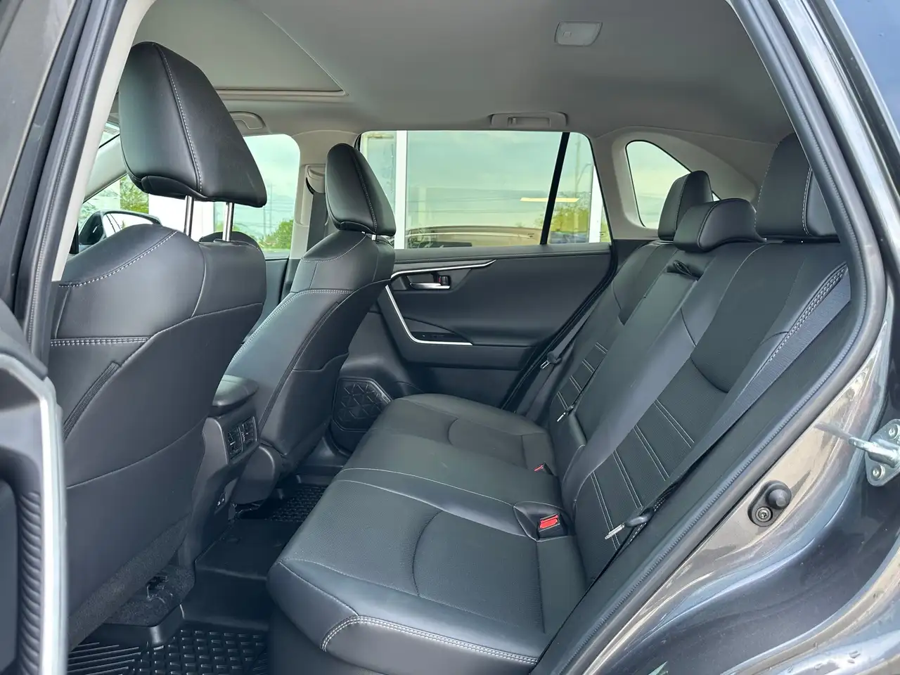 Toyota RAV 4 снимка Toyota RAV 4