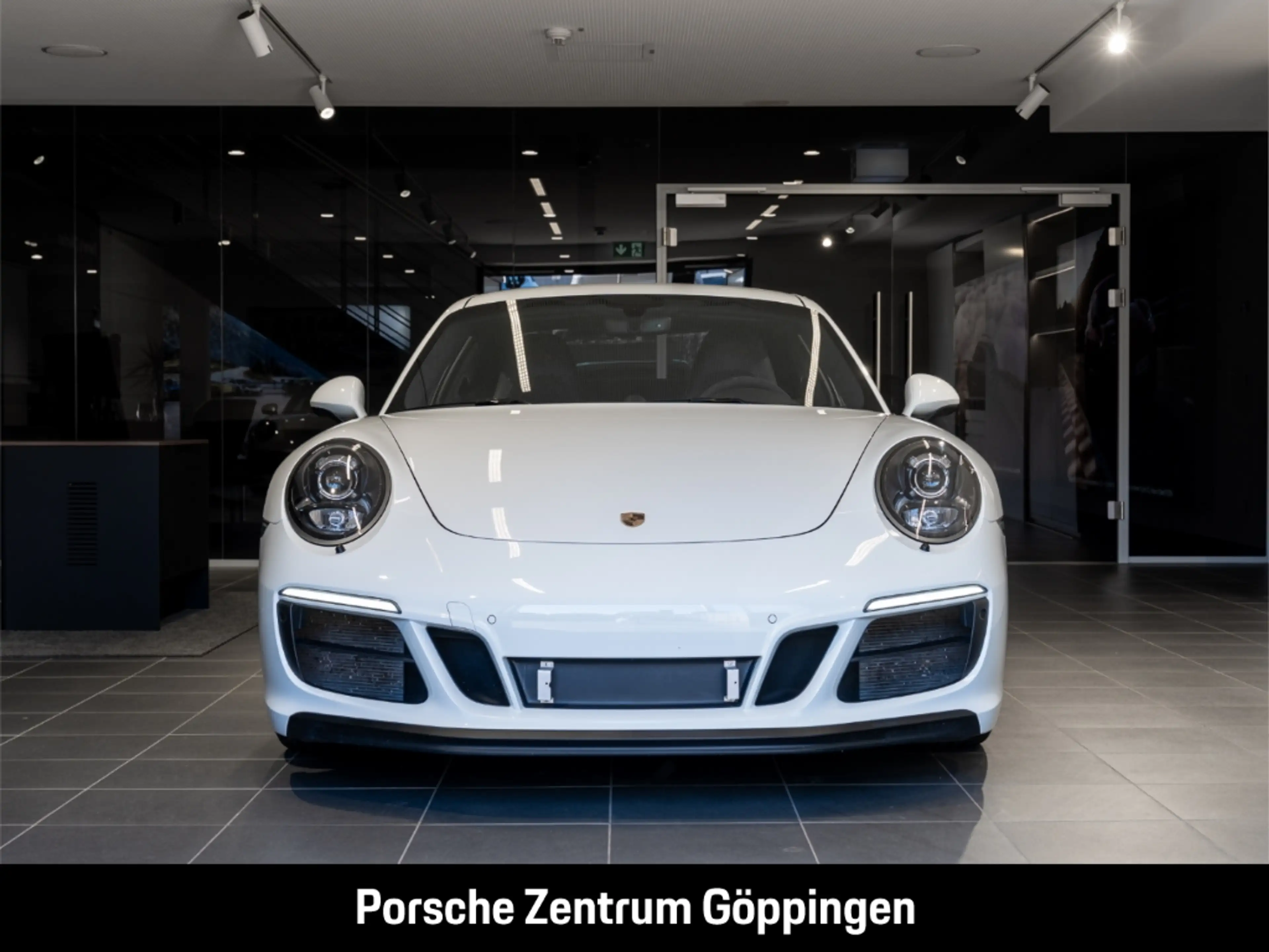Porsche 991 -2 (911) Carrera GTS — photo 6