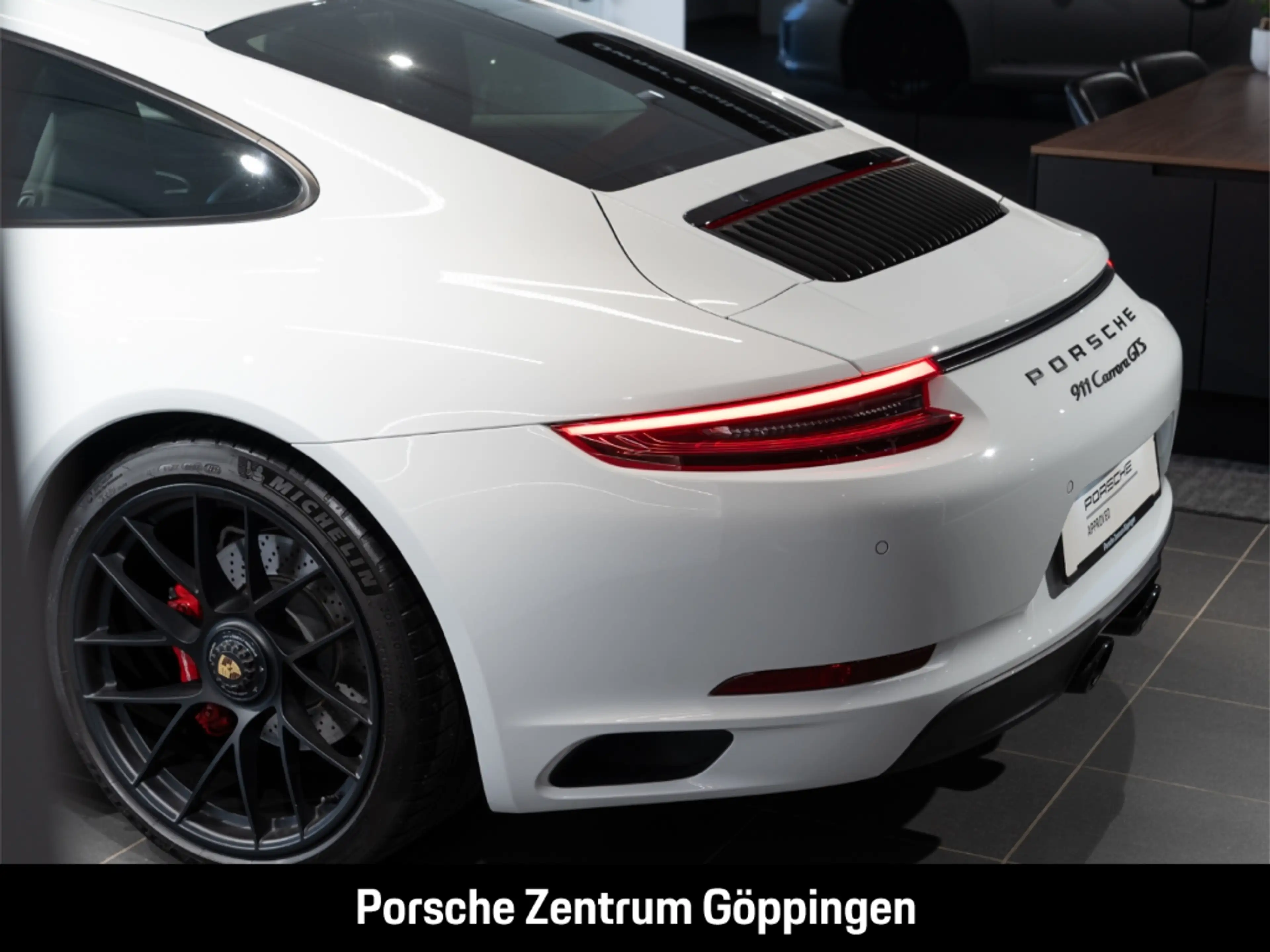 Porsche 991 -2 (911) Carrera GTS — photo 13