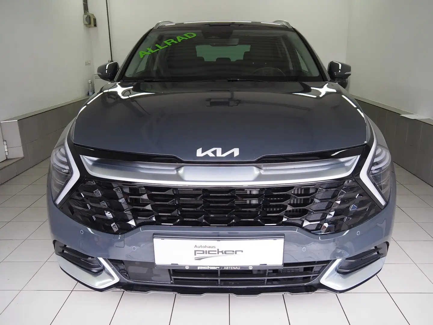 Kia Sportage 1,6 TGDI PHEV AWD Gold Aut. Grau - 2
