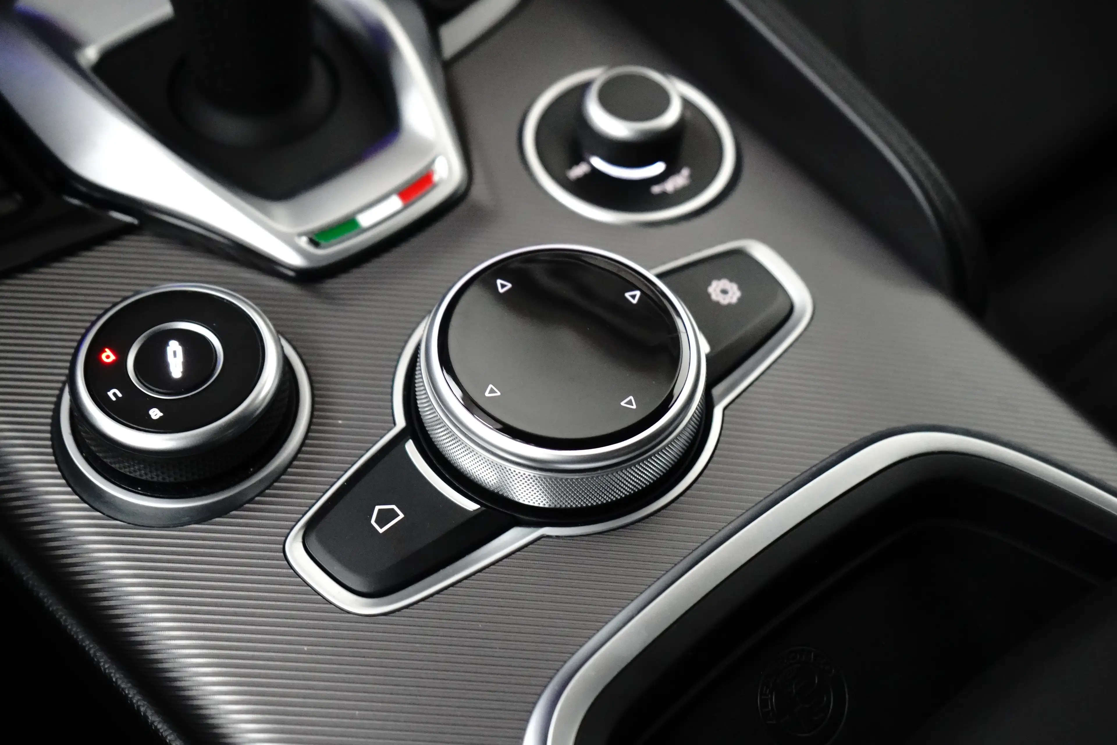 Alfa Romeo Giulia Veloce 280PK | Stoelverwarming | Adap. Cruise | 19 — photo 27
