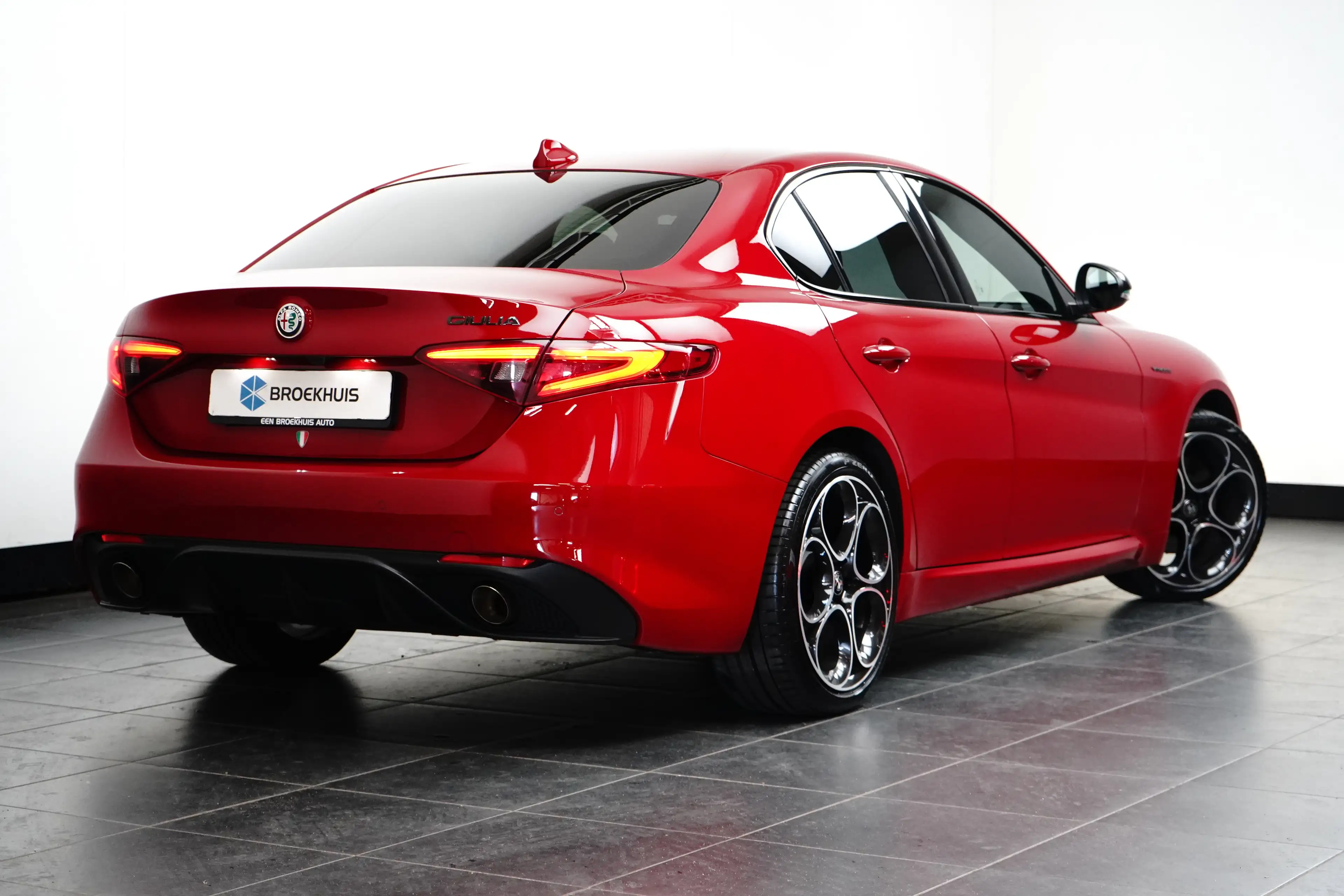 Alfa Romeo Giulia Veloce 280PK | Stoelverwarming | Adap. Cruise | 19 — photo 3