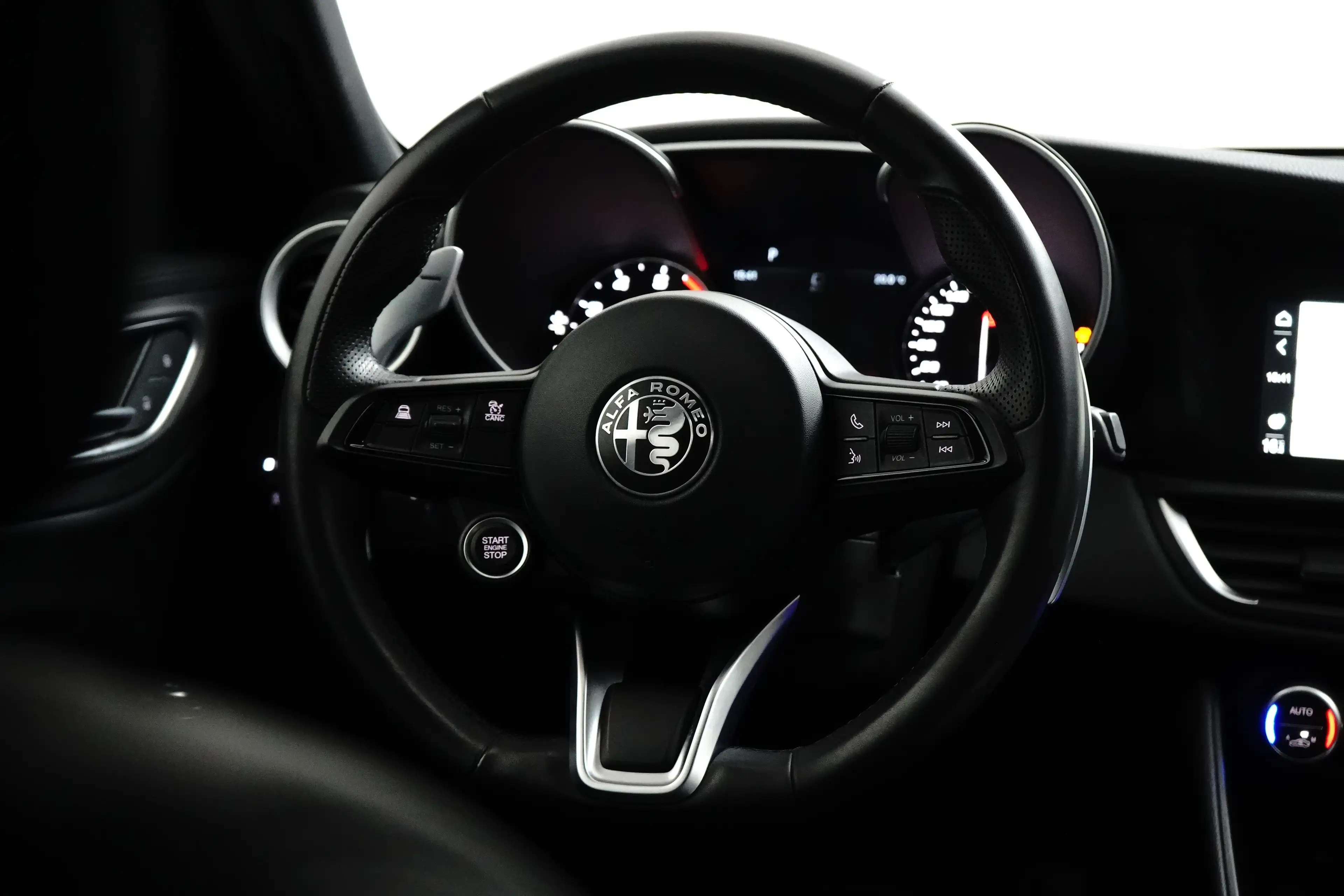Alfa Romeo Giulia Veloce 280PK | Stoelverwarming | Adap. Cruise | 19 — photo 13