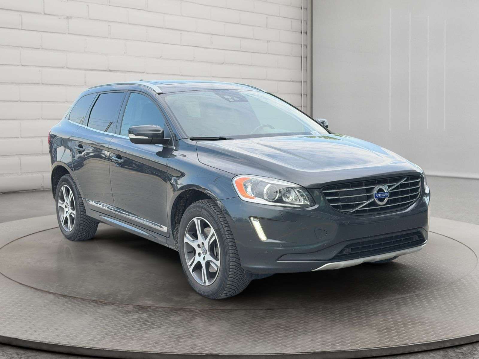 2015 Volvo XC60 T6 Platinum — снимка 1