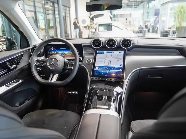 Mercedes-Benz GLC view 14