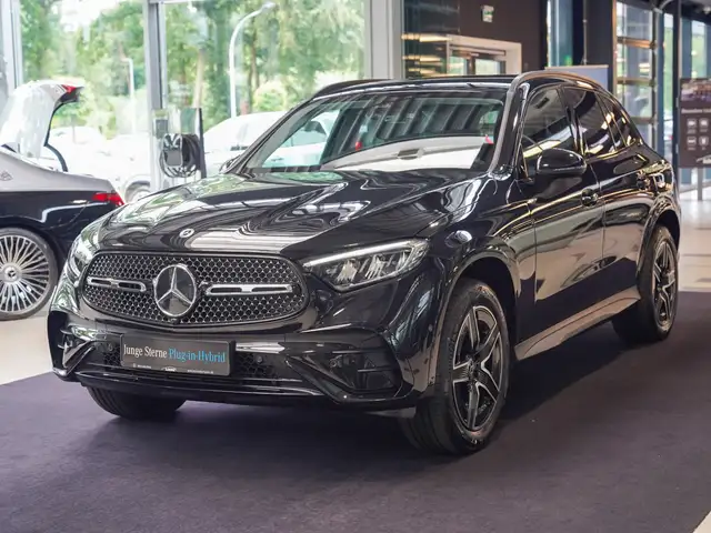 Mercedes-Benz GLC view 6