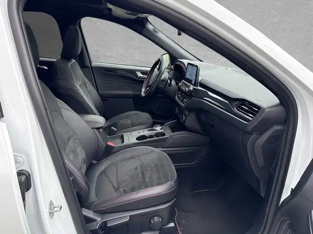 Ford Kuga view 3