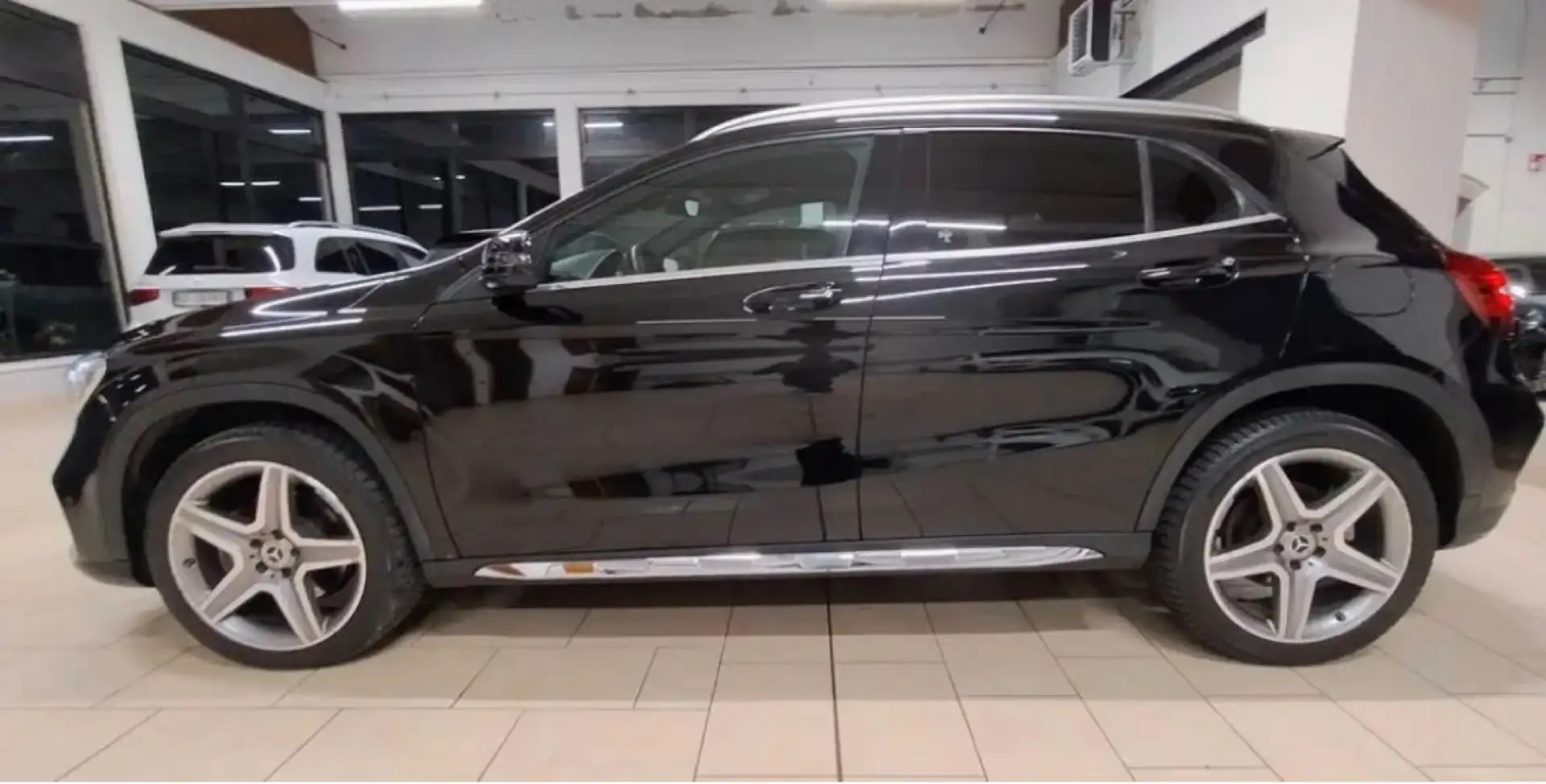 Mercedes-Benz GLA 220 d Premium 4matic auto - 2