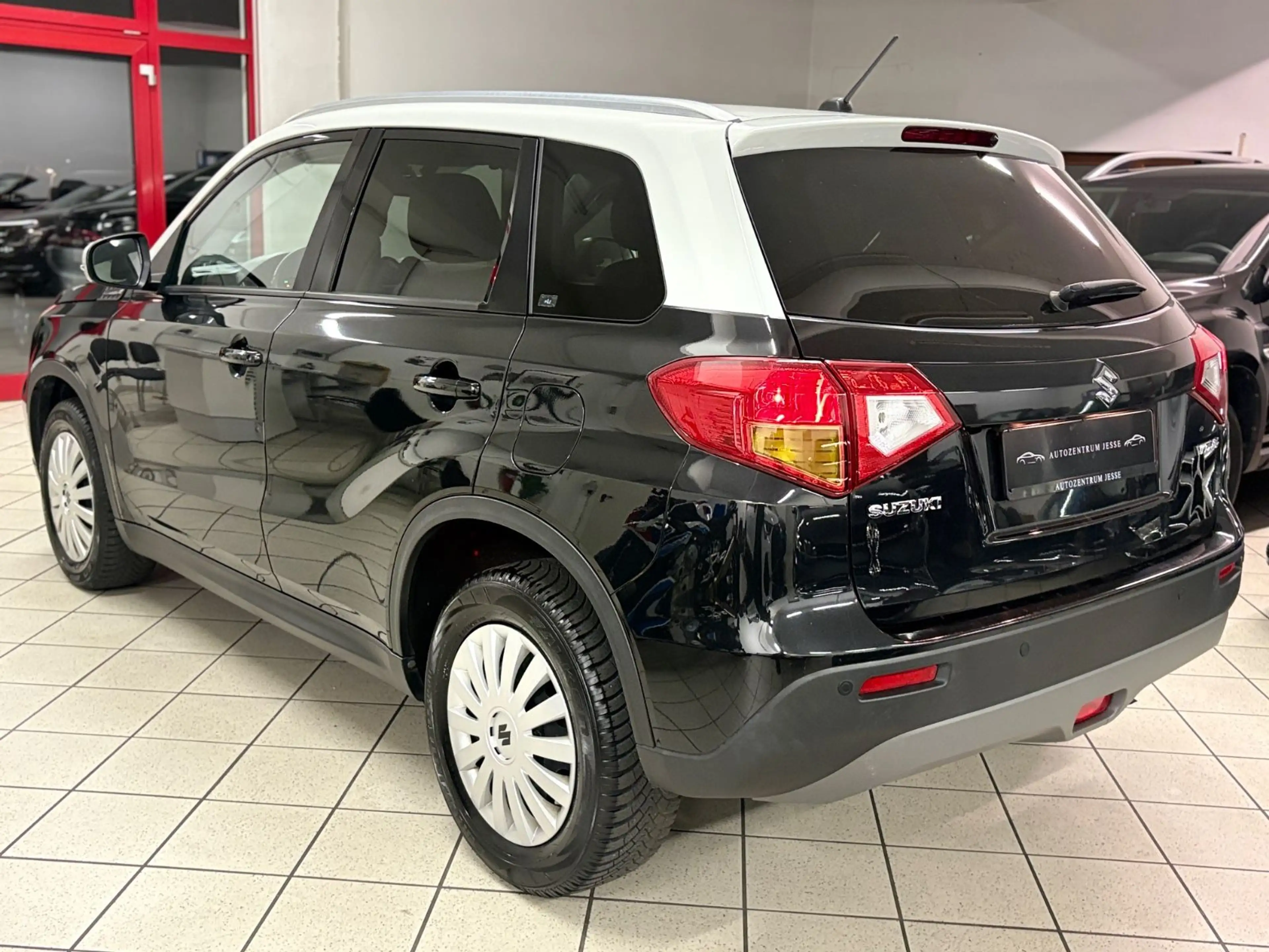 Suzuki Vitara 1.4 S 4x4 | HU&AU Neu | Automatik | — photo 6