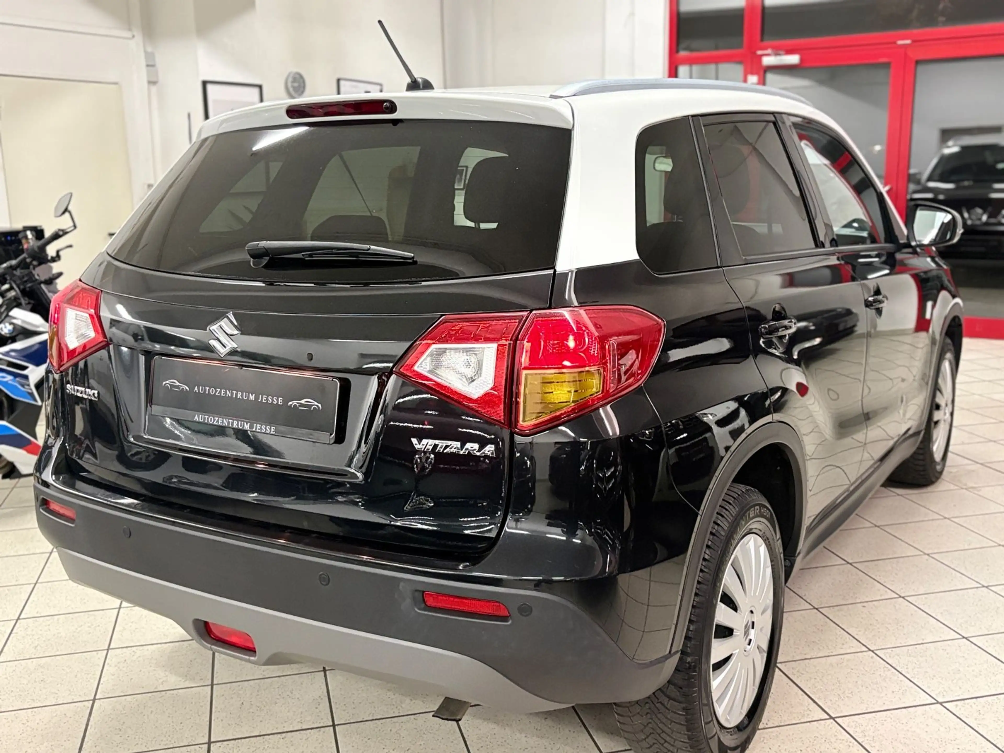 Suzuki Vitara 1.4 S 4x4 | HU&AU Neu | Automatik | — photo 8