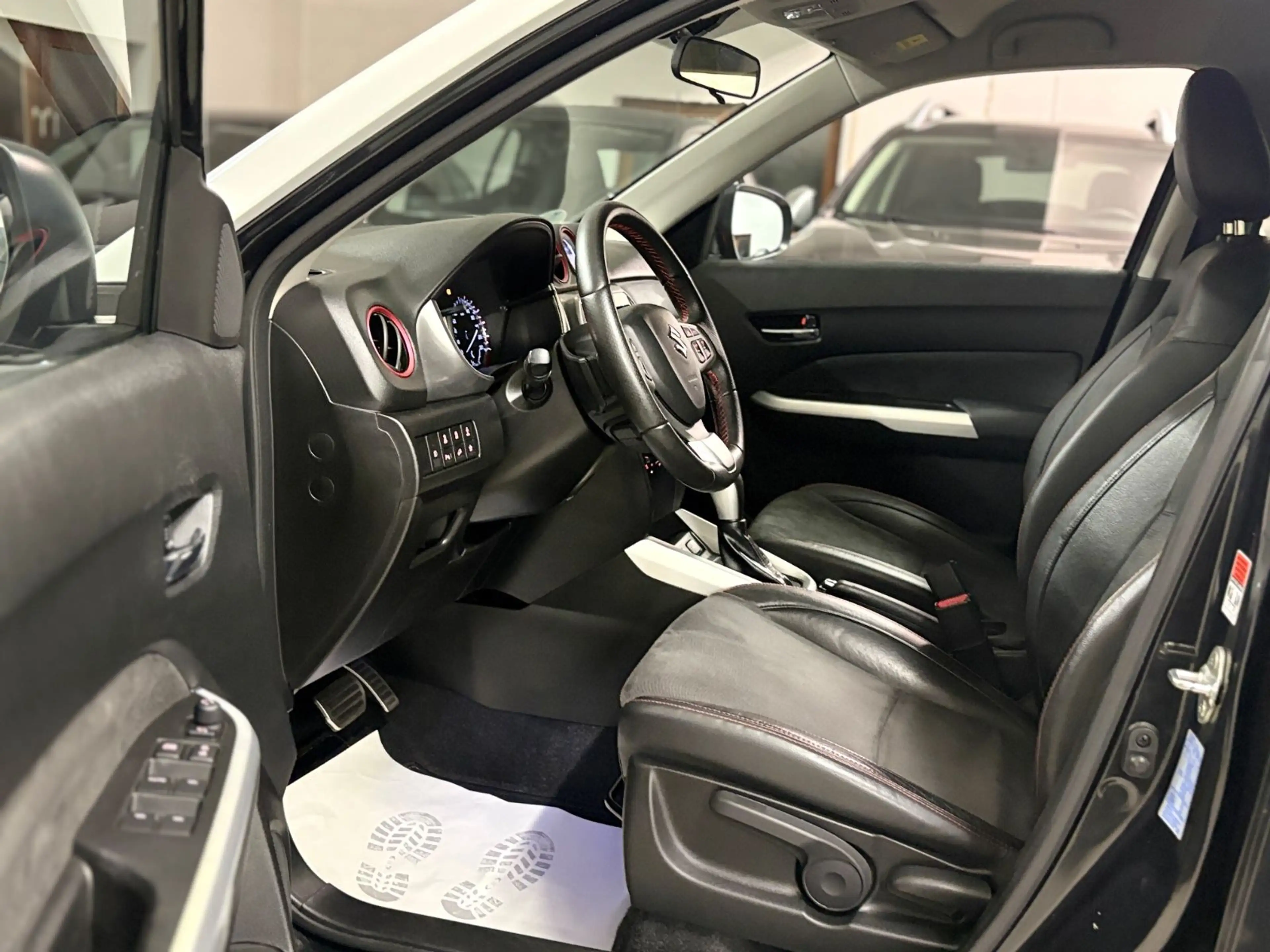 Suzuki Vitara 1.4 S 4x4 | HU&AU Neu | Automatik | — photo 11