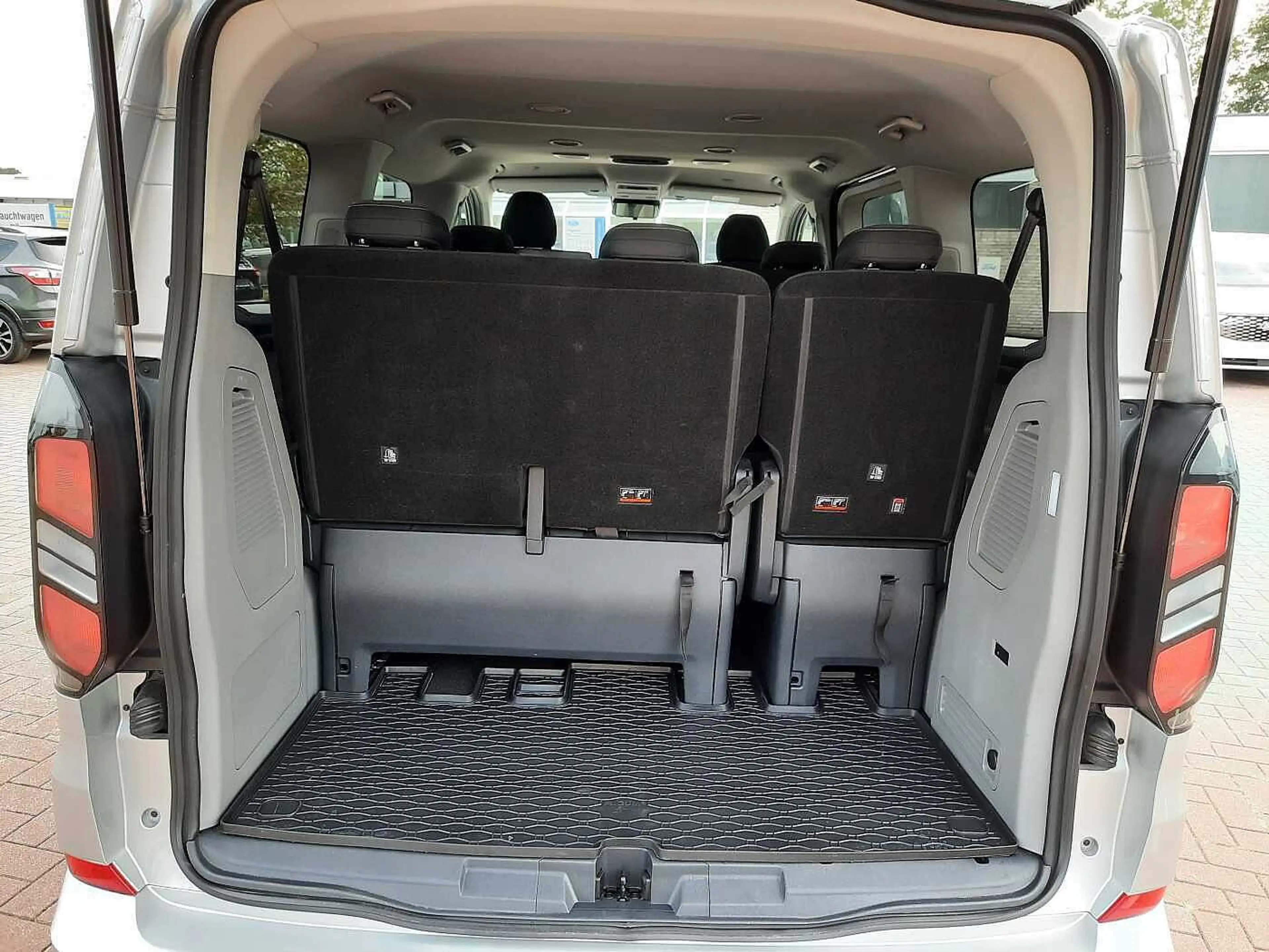 Ford Tourneo Custom 320 EcoBlue L1H1 VA Titanium — photo 7