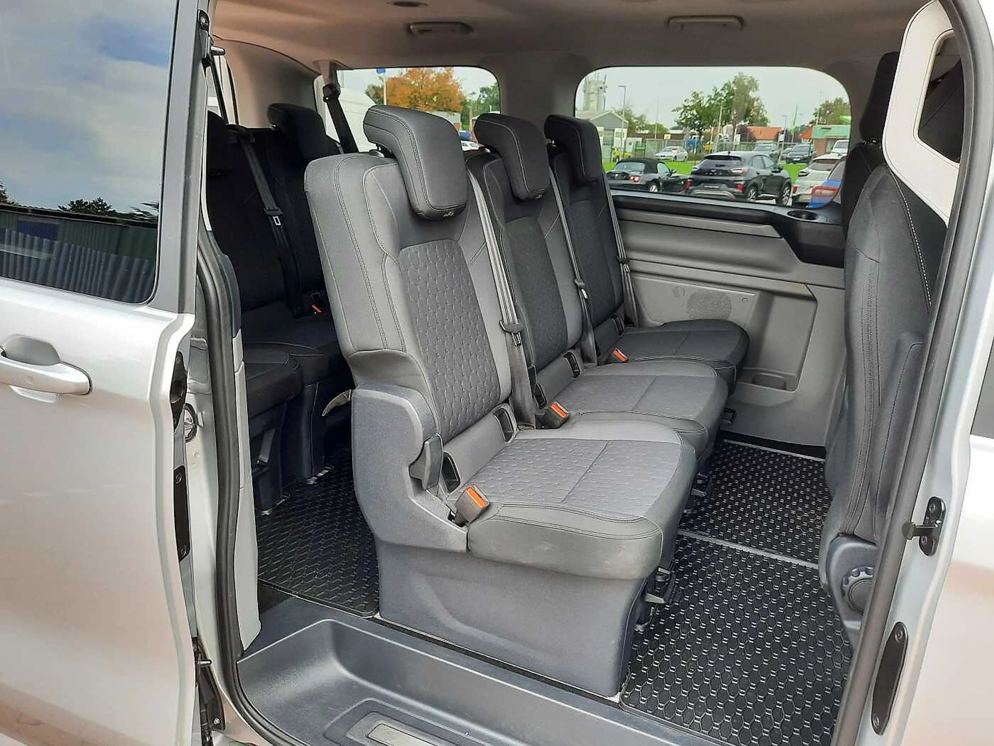 Ford Tourneo Custom 320 EcoBlue L1H1 VA Titanium — photo 8