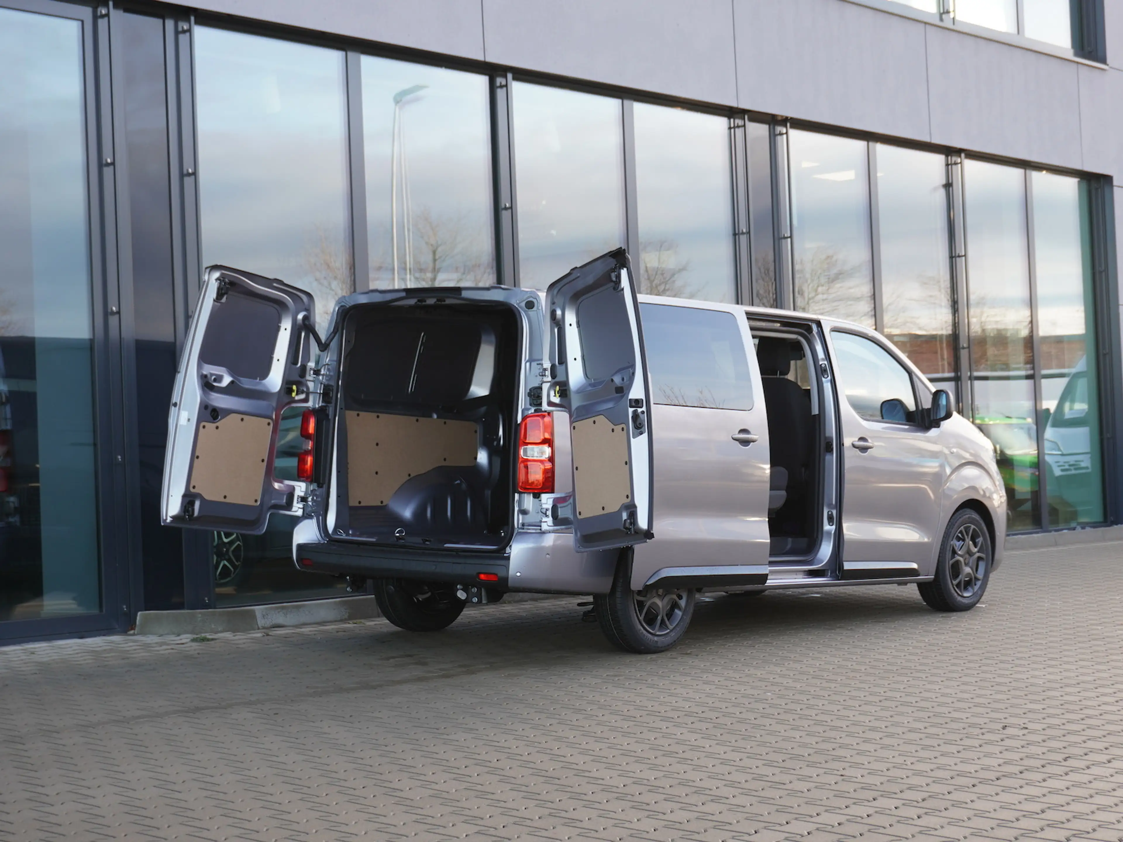 Fiat Scudo Multicab L3 2.2 180 AT / 5-Sitzer + AHK — photo 4