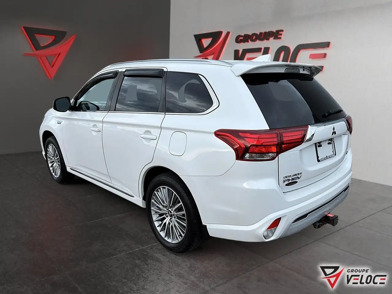 Mitsubishi Outlander снимка Mitsubishi Outlander
