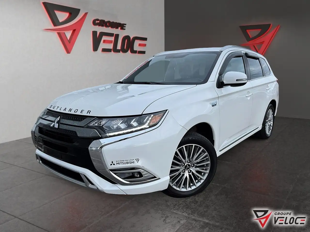 Mitsubishi Outlander снимка Mitsubishi Outlander