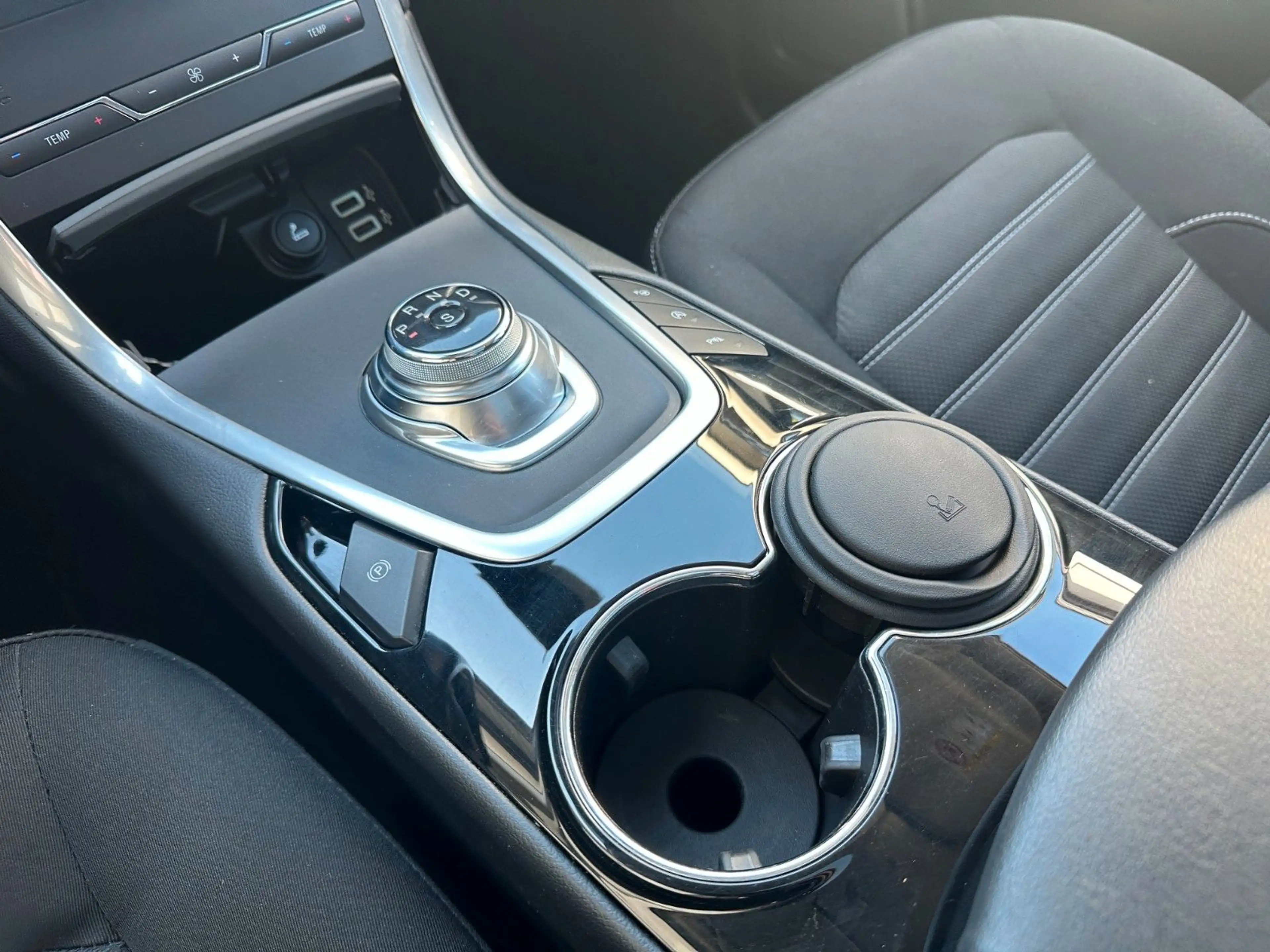 Ford Galaxy Titanium 2,0 241 PS 7-Sitze AHK PANO ACC — photo 13