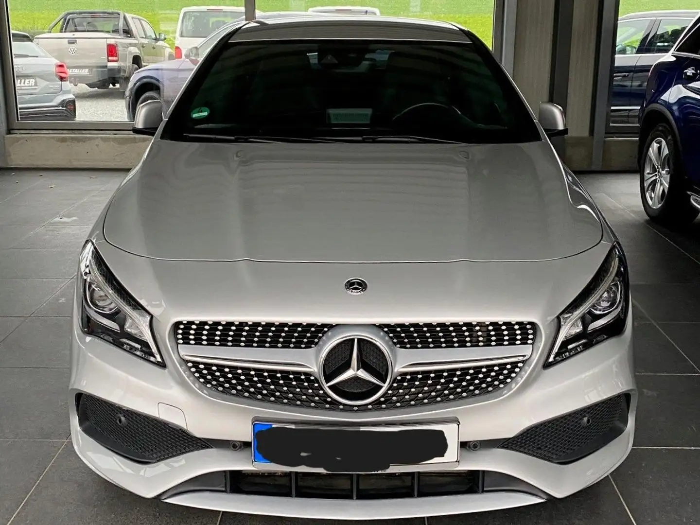 Mercedes-Benz CLA 200 CLA 200 d 7G-DCT AMG Line Silber - 1