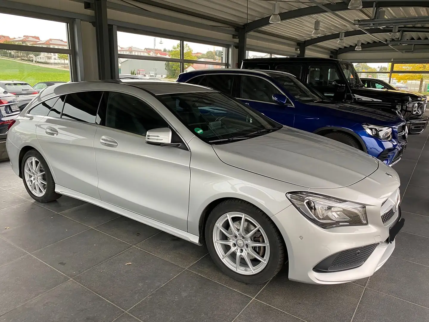 Mercedes-Benz CLA 200 CLA 200 d 7G-DCT AMG Line Silber - 2