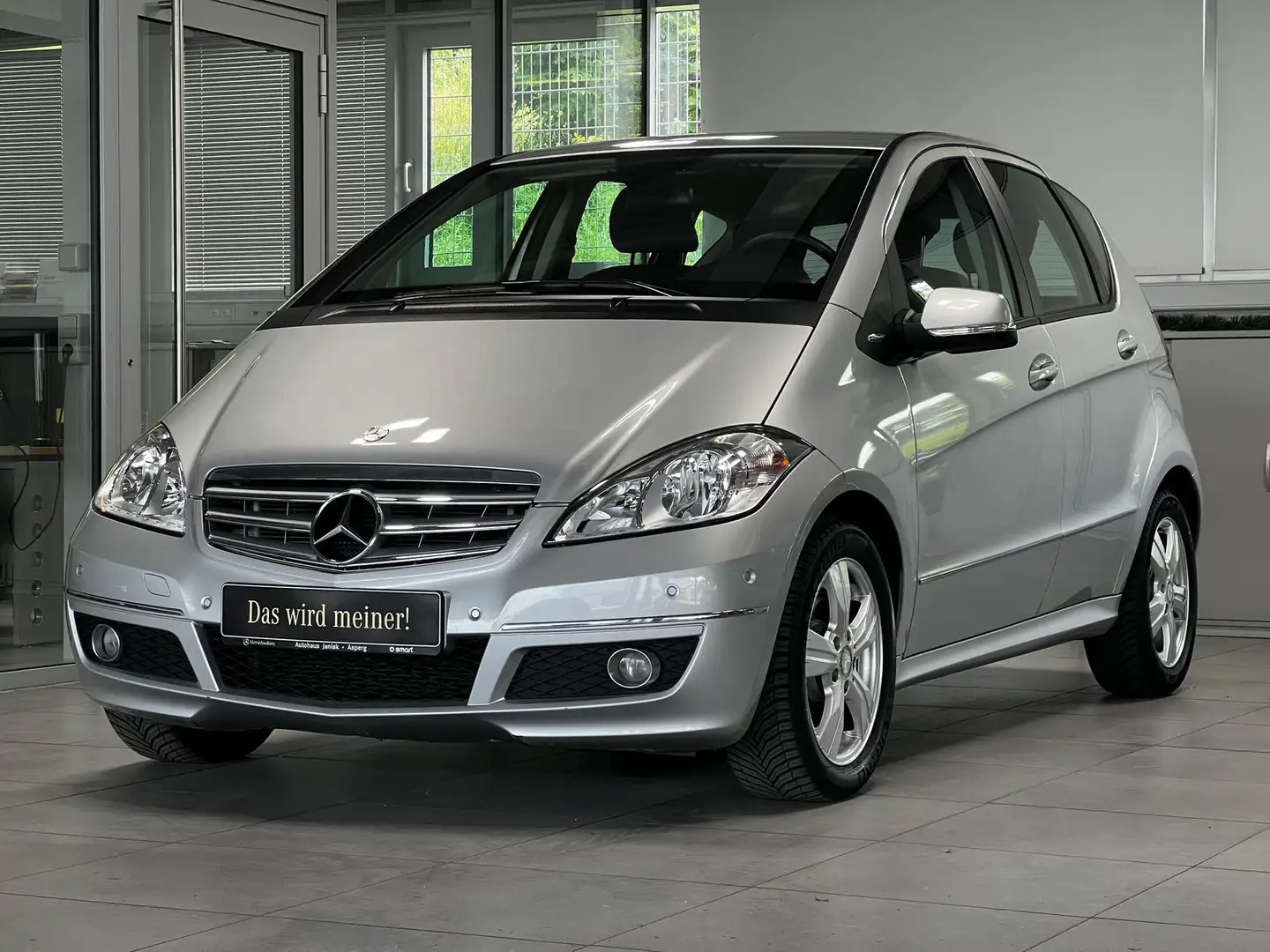 Mercedes-Benz A 180 Avantgarde COMAND PDC+KLIMA+SITZHEIZUNG+++ Silber - 1