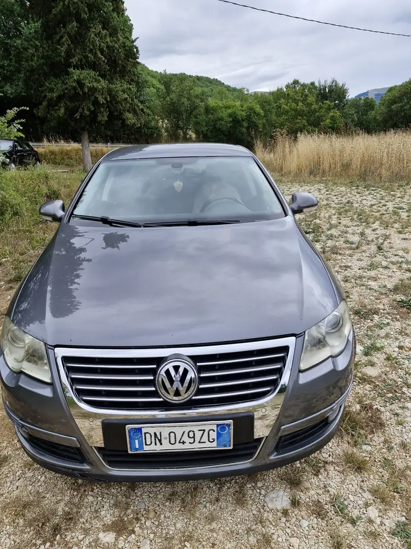Volkswagen Passat 2.0 tdi Highline dpf - 1