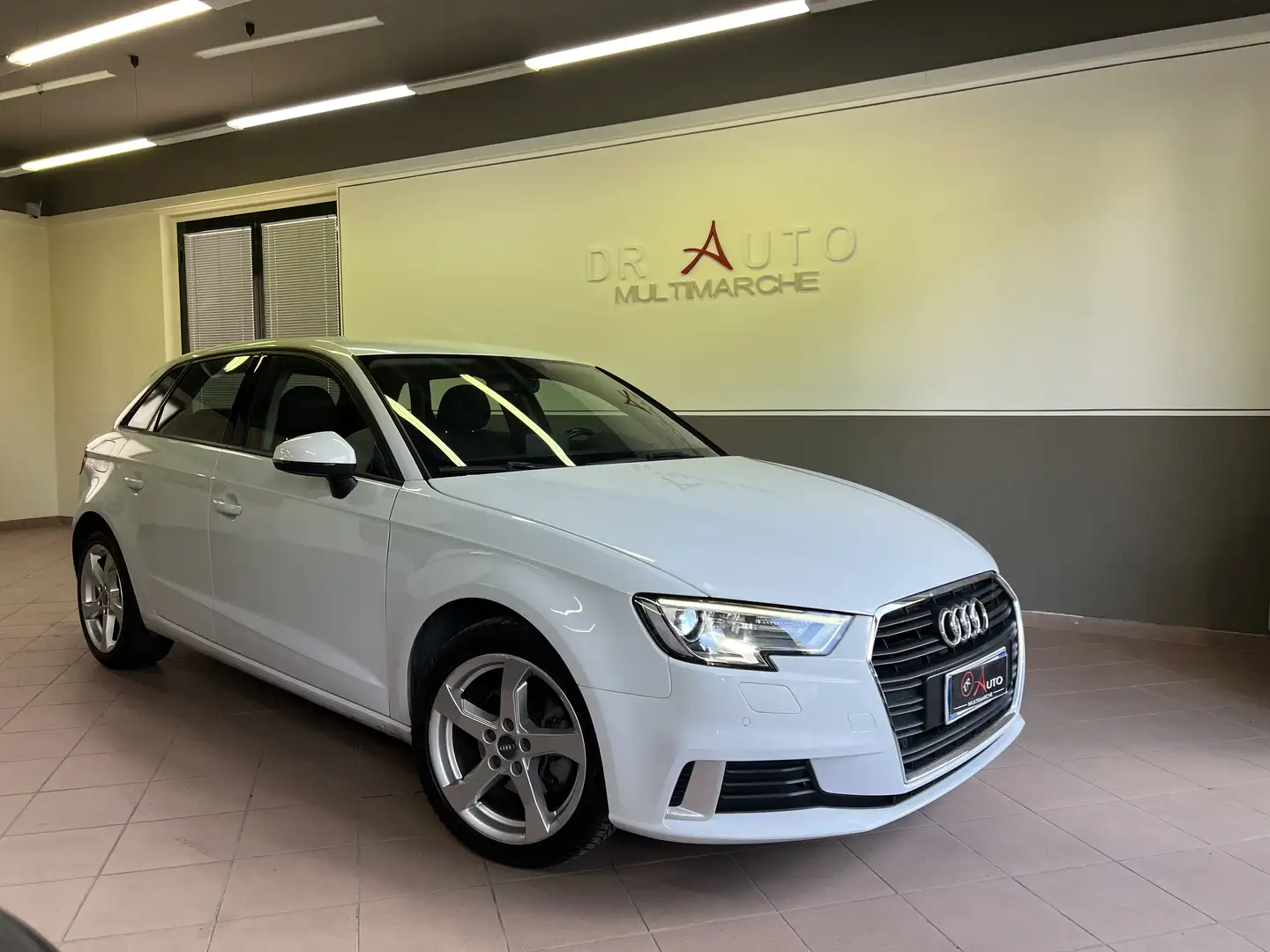 Audi A3 Sedan 30 1.6 tdi Business 116cv s-tronic my19 Blanco - 2