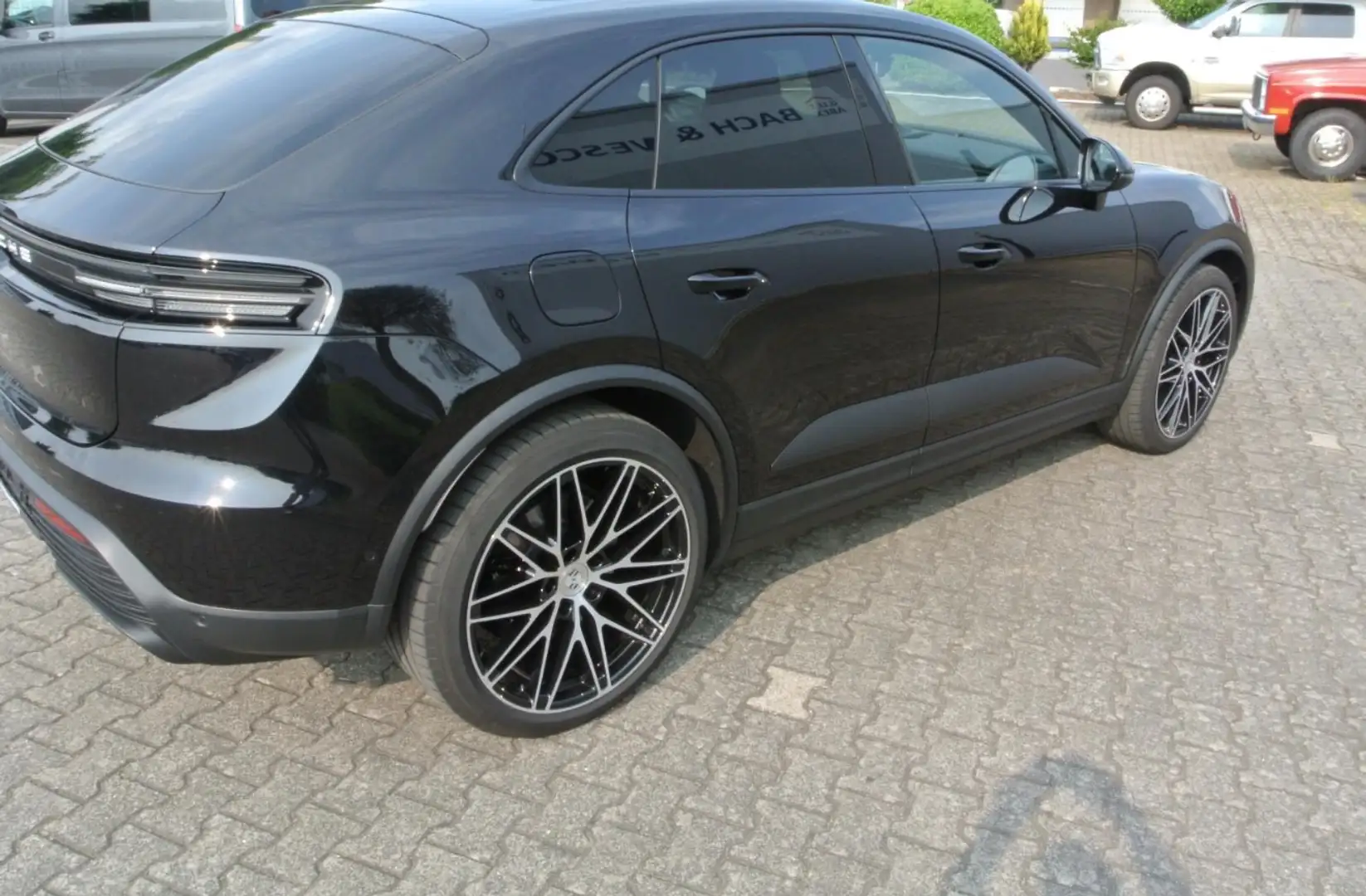 Porsche Macan 100 kWh 22Turbo 4 *Pano-2Display-Pneumatique* - 2